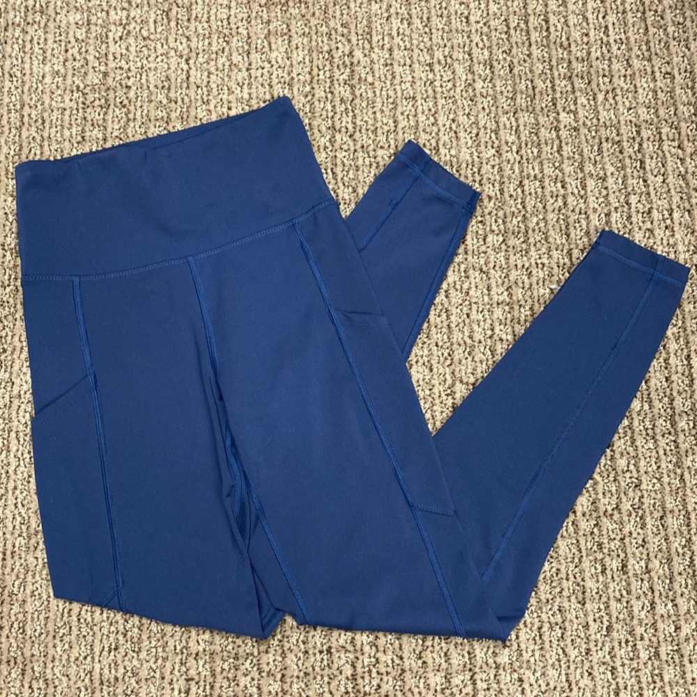 AE pocket leggings
